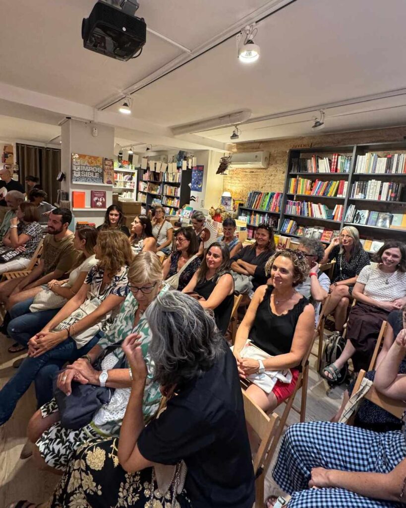 “Presentación de La belleza de la ausencia con Julieta París en Barcelona”